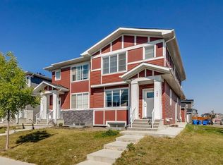 104 S Red Embers Mnr NE, Calgary, AB T3N 1K7