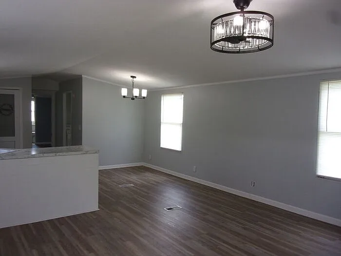 3 bed, 2.0 bath, 1280 sqft, $1,675 — Photo 4