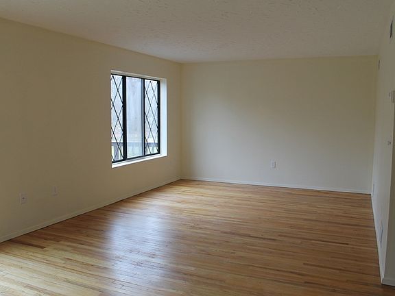 5th image of 501 Piermont Ave S #T501