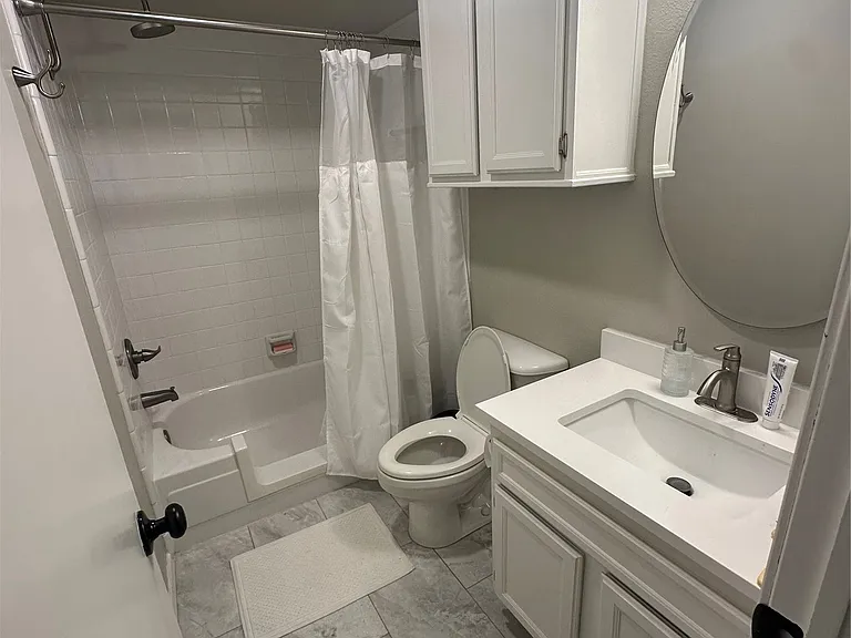2834 E 90th St #1806 — Photo 2