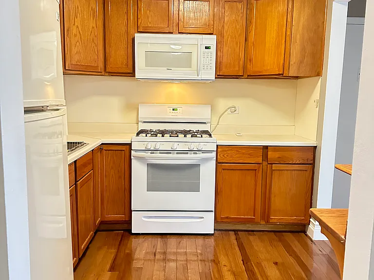 9S240 Lake Dr #108-BLDG17B — Photo 7