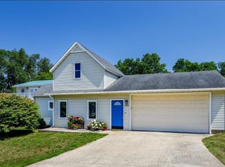 323 Benzie Ct, Beulah, MI 49617