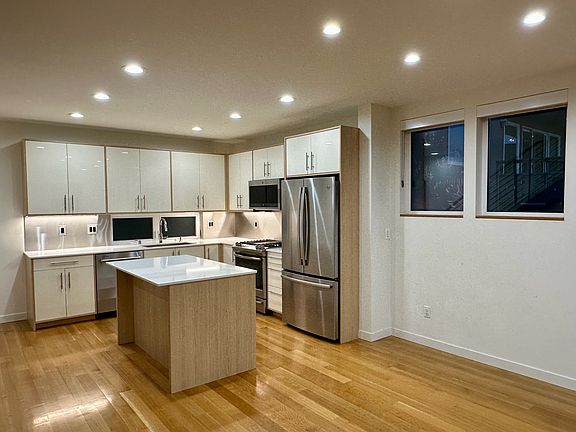 3rd image of 2043A 13th Ave W #A