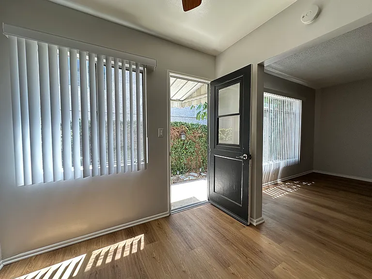 4307 Cedros Ave #4311-1 — Photo 21