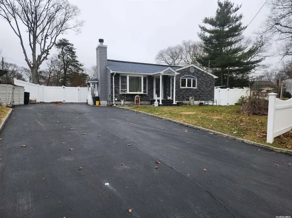 200 Mooney Pond Road, Selden, NY 11784