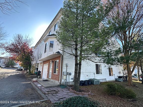 2nd image of 83 Aspen Knolls Way