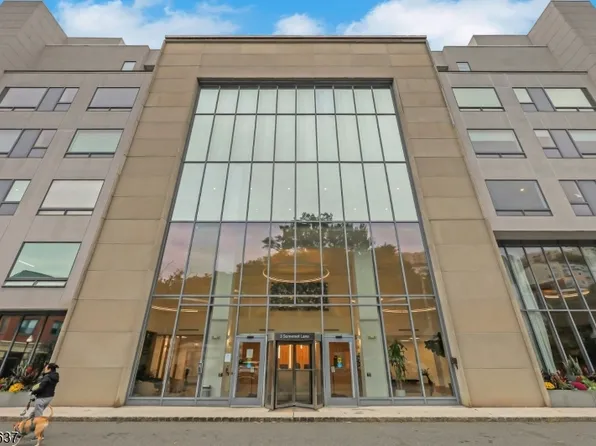 3 Somerset Ln-Glass House BLDG 3 #109, Edgewater Boro, NJ 07020