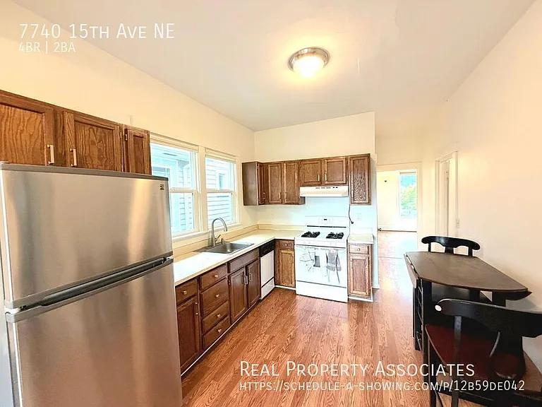7740 15th Ave NE — Photo 2
