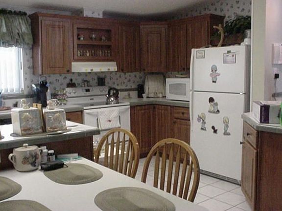4th image of 3503 Station Dr