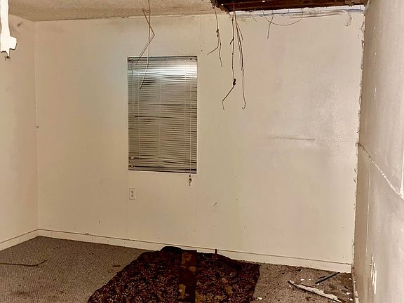 4th image of 1519 Stewart Ave