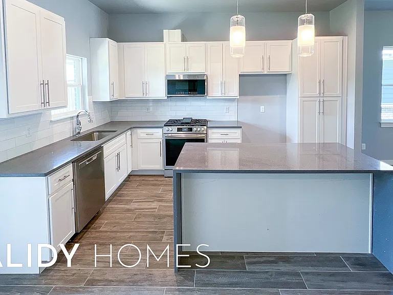 505 Remington Ave — Photo 9