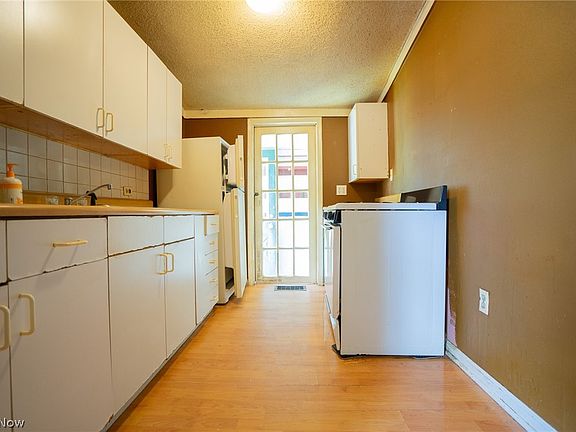 3rd image of 17720 Wallace Dr