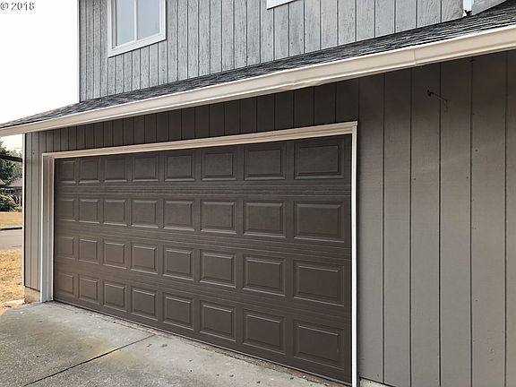 3rd image of 391 SE 35th Ct Unit A