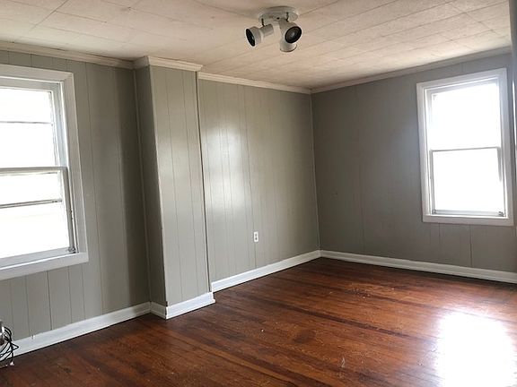 4th image of 1008 Salem Ave