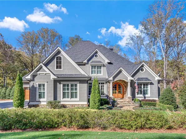 2599 Club Dr, Gainesville, GA 30506