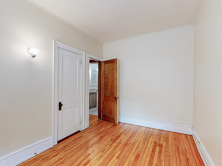 The Breton Apartments — Photo 19