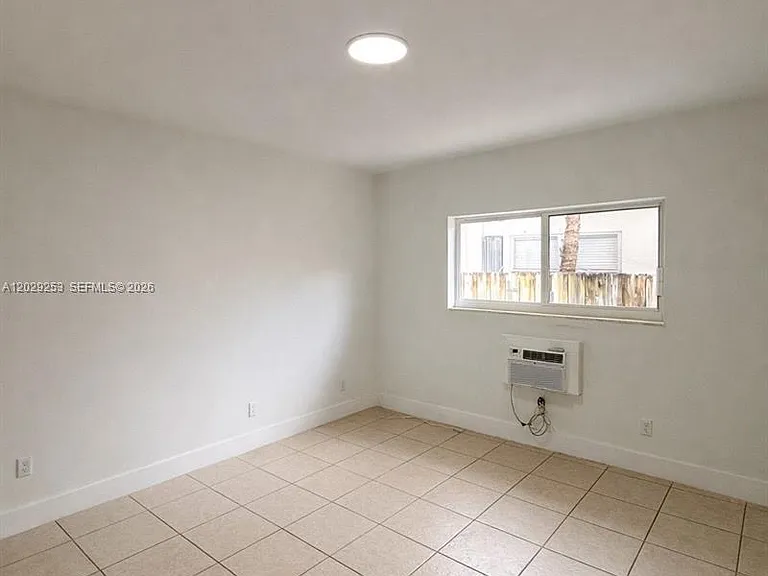 935 Bay Dr #9 — Photo 8