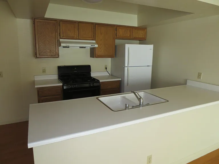 10611 Moorpark St — Photo 14