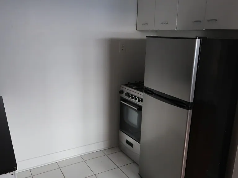 1209 W Sherwin Ave #304 — Photo 2