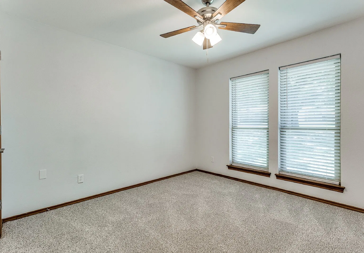 3 bed, 2.0 bath, 1836 sqft, $2,650 — Photo 4