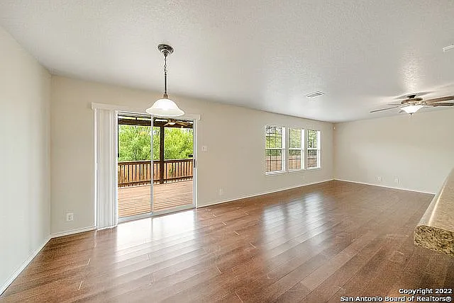 5035 Royal Stable — Photo 20