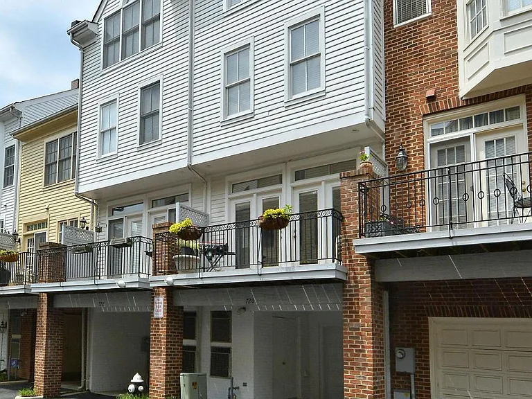 720 Battery Pl — Photo 24