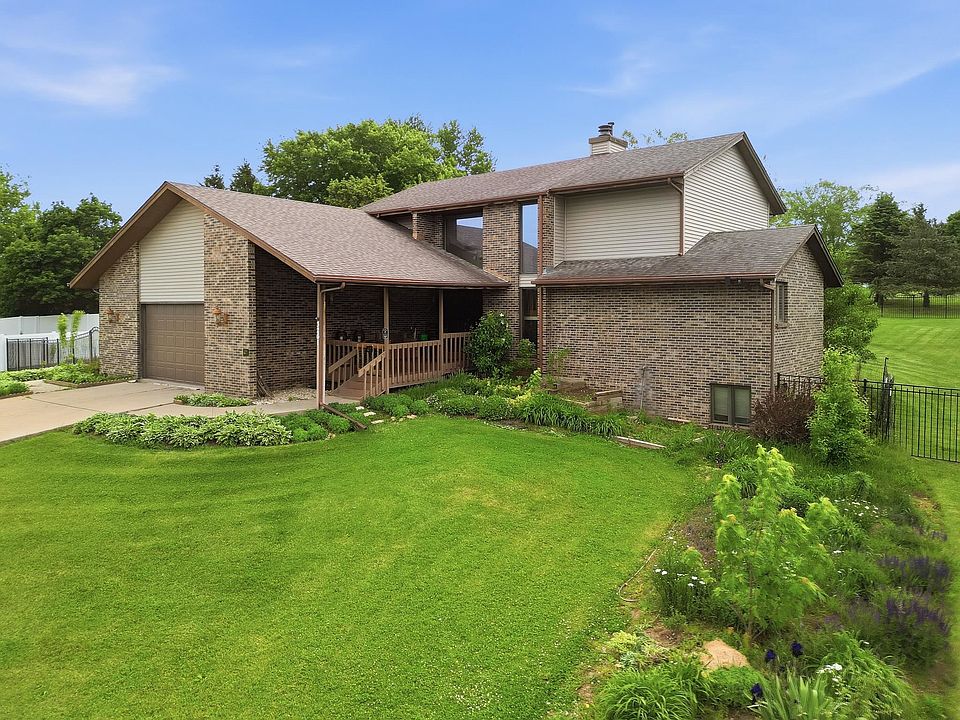 1st image of 3261 N Silver Ridge Dr