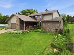 3261 N Silver Ridge Dr, Oregon, IL 61061