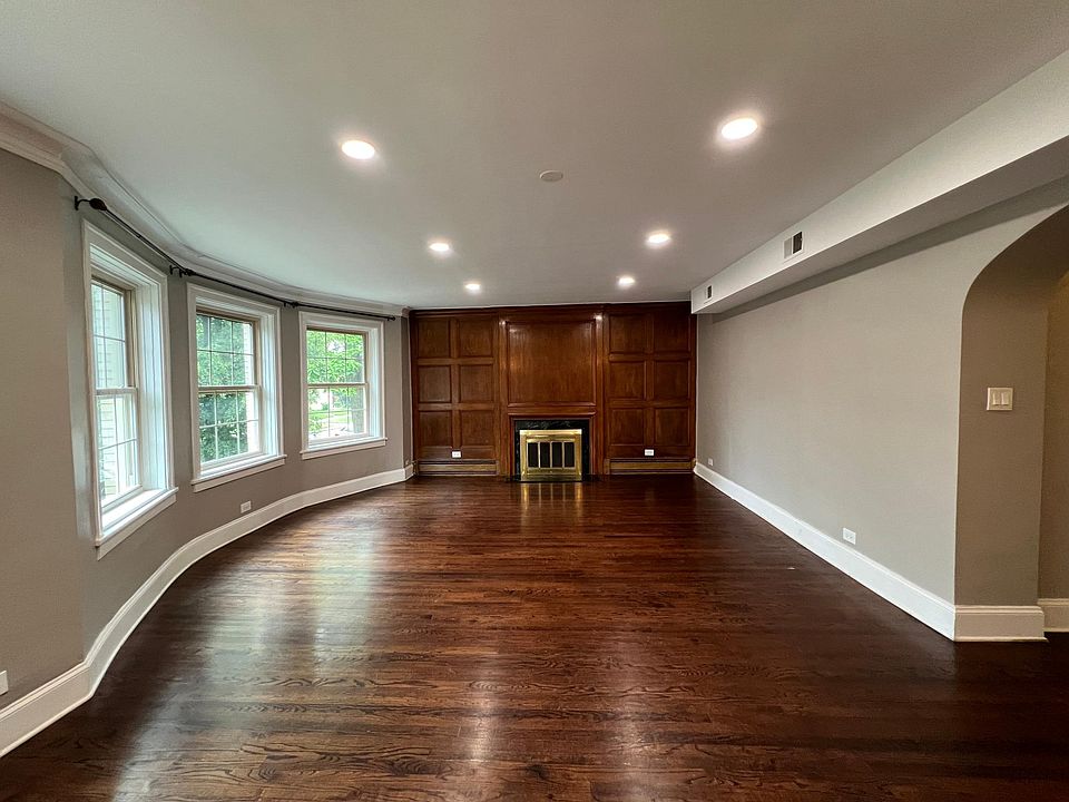 1st image of 5744 N Christiana Ave #1E