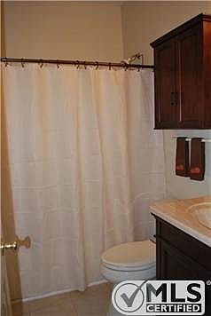 4th image of 516 Leicester Ct