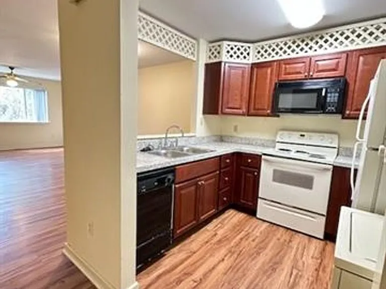 1203 Jamestown Rd #A — Photo 2