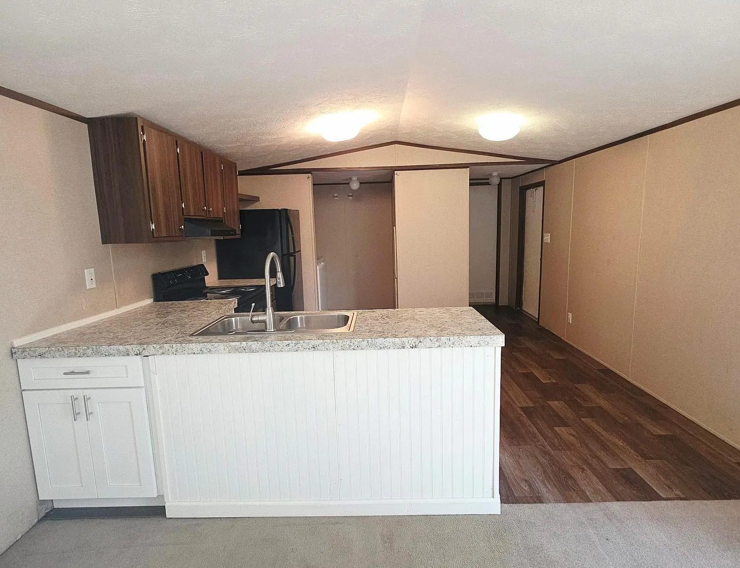 3 bed, 2.0 bath, 924 sqft, $1,500 — Photo 3