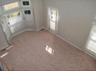 1366 Michelle Cir, Schaumburg, IL