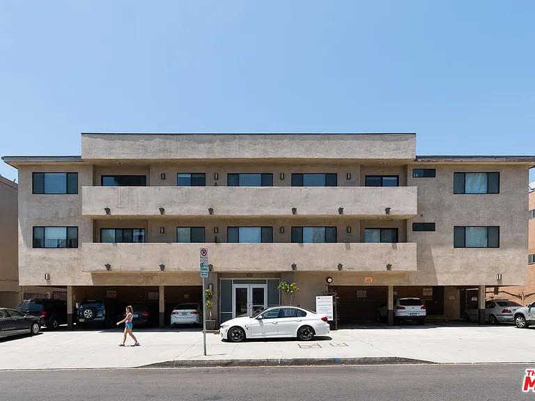 931 N Alfred St #306 — Photo 1