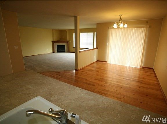 4th image of 2516 191st Street Ct E