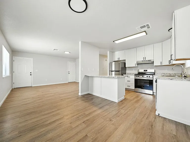 3236 Lawrence Rd #A-D — Photo 11