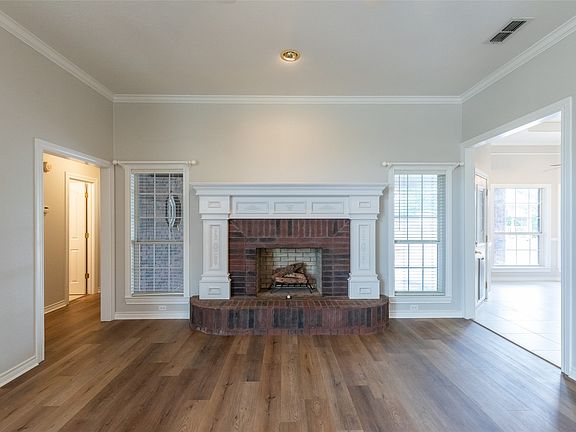 3rd image of 5433 Meadow Dr
