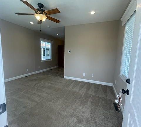 3rd image of 1201 Sycamore Ter Space 121