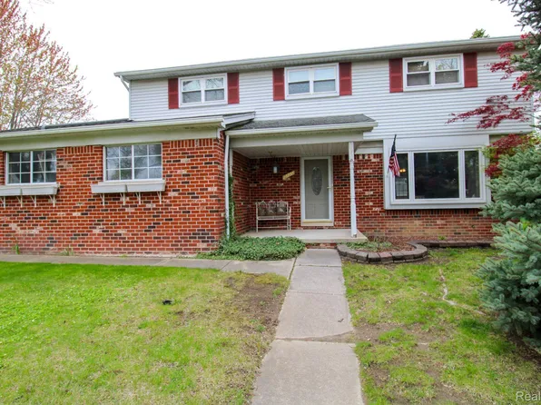 24252 Cabot Dr, Woodhaven, MI 48183