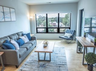 302 S 1st St #411, Champaign, IL 61820