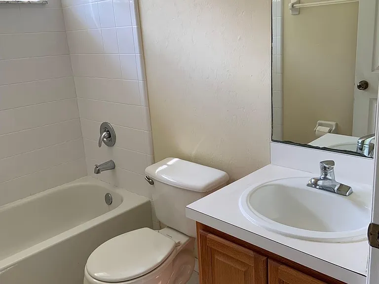 8216 SW 51st Rd — Photo 14
