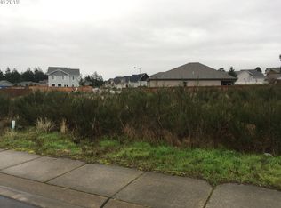 2 Roosevelt St, North Bend, OR 97459