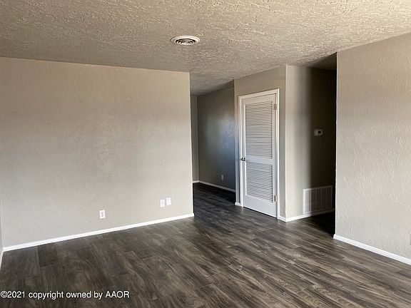 2nd image of 4200 Mesa Cir