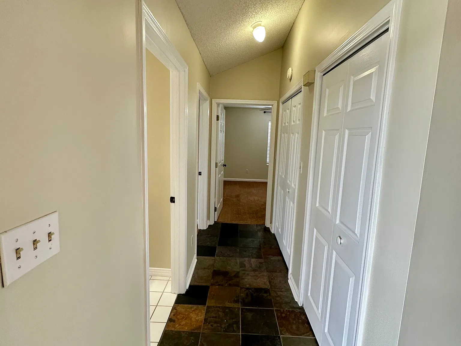 3 bed, 1578 sqft, $1,975 — Photo 4