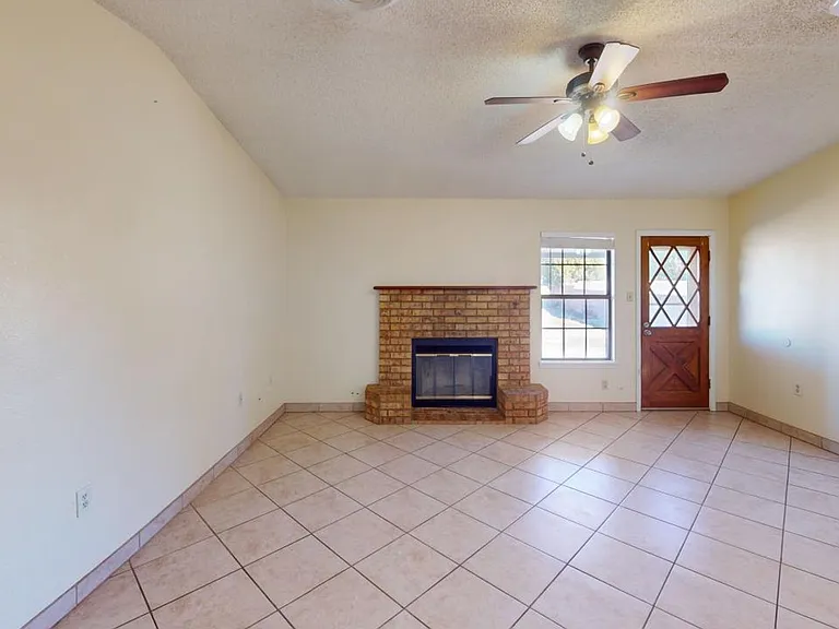 1460 Lindberg Ave — Photo 7