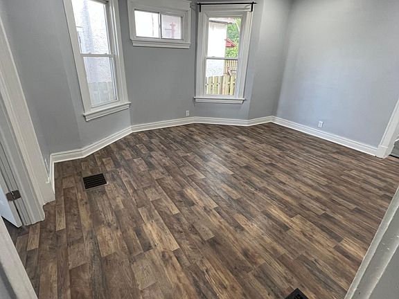 4th image of 885 Blair Ave #1