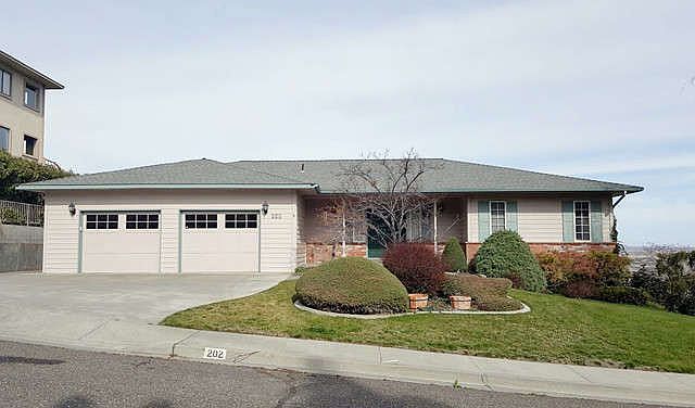 2nd image of 202 Kranichwood Ct