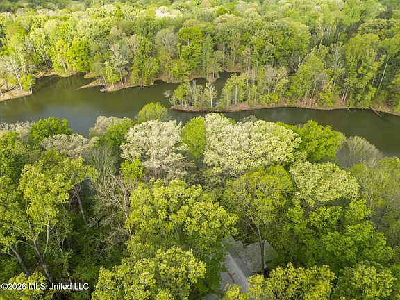 3rd image of 110 Beechtree Rd