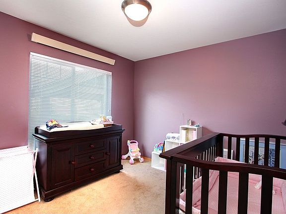 4th image of 1905 24th Ave NE APT 101