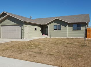 3313 Sedona Ct SE, Minot, ND 58701
